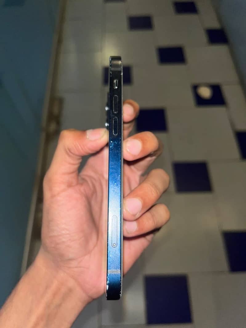 iPhone 12 2