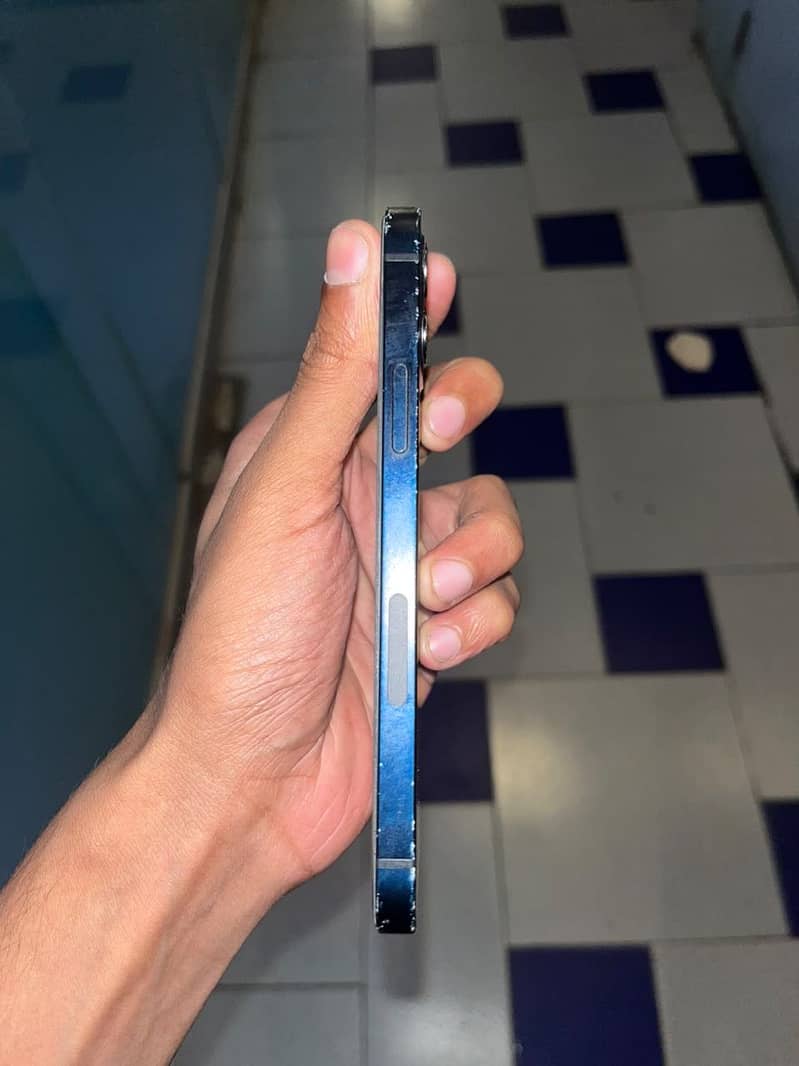 iPhone 12 3