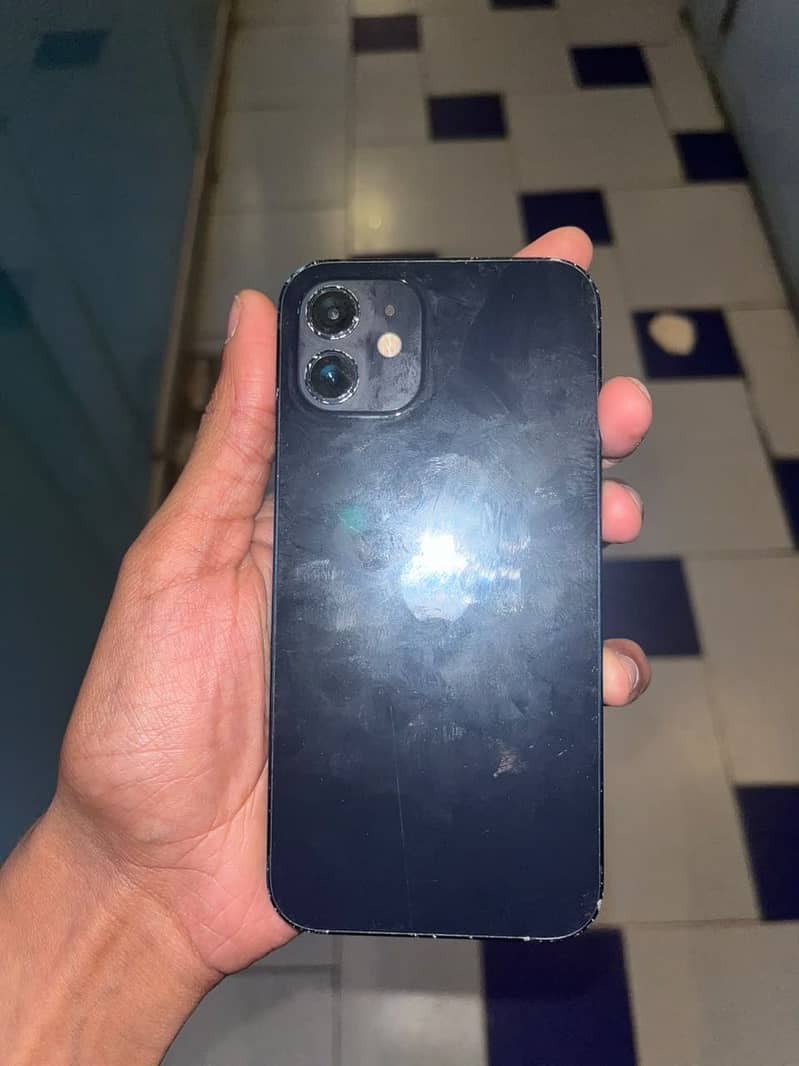 iPhone 12 4