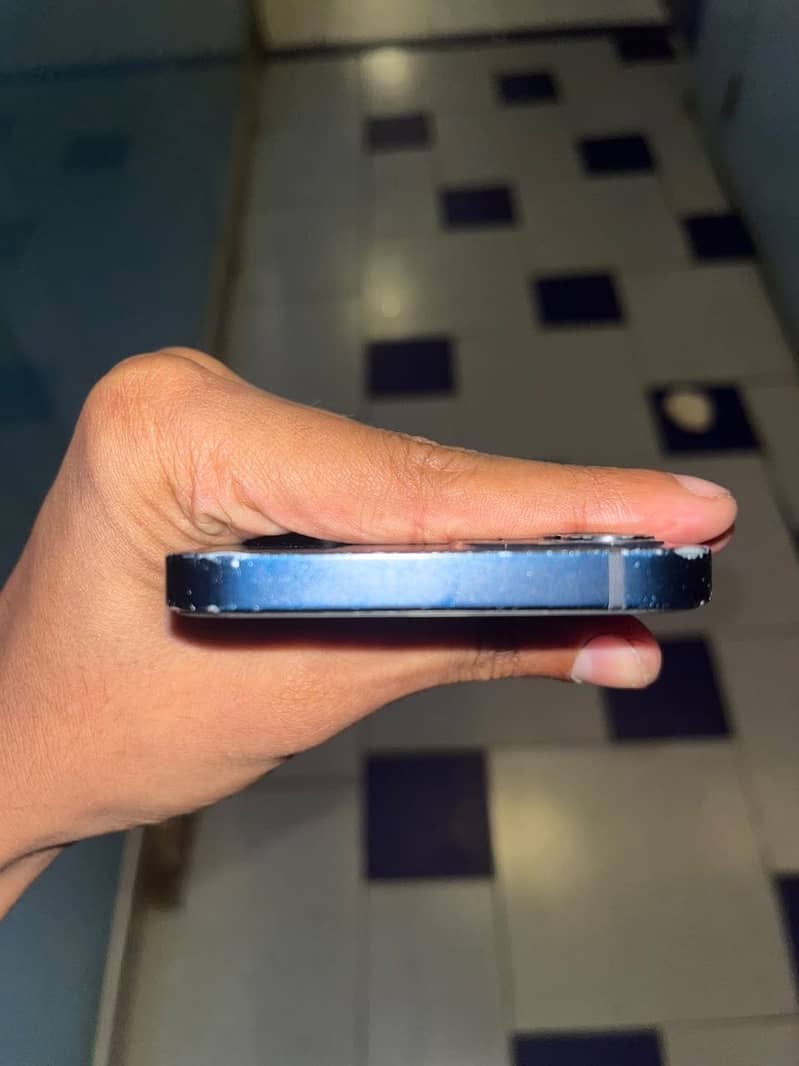 iPhone 12 5
