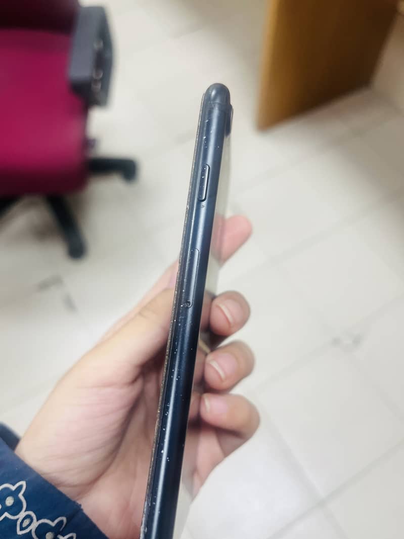Apple iPhone 7 2