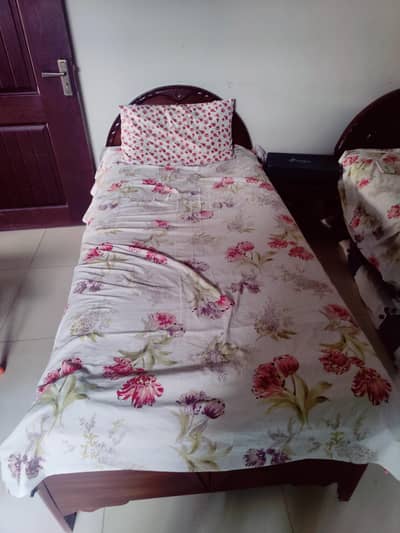 2 Single Beda with Spring Mattress  Dressing Table  + 2 Bedside Tables