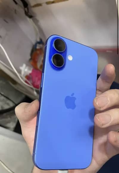 Apple iPhone 16
