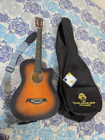 Acoustic Guitar with Bag, New Strings & Picks – Excellent Condition