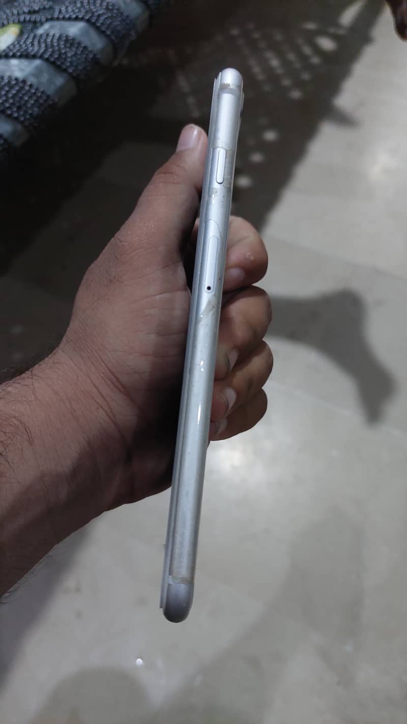 Apple iPhone 8 Plus 2