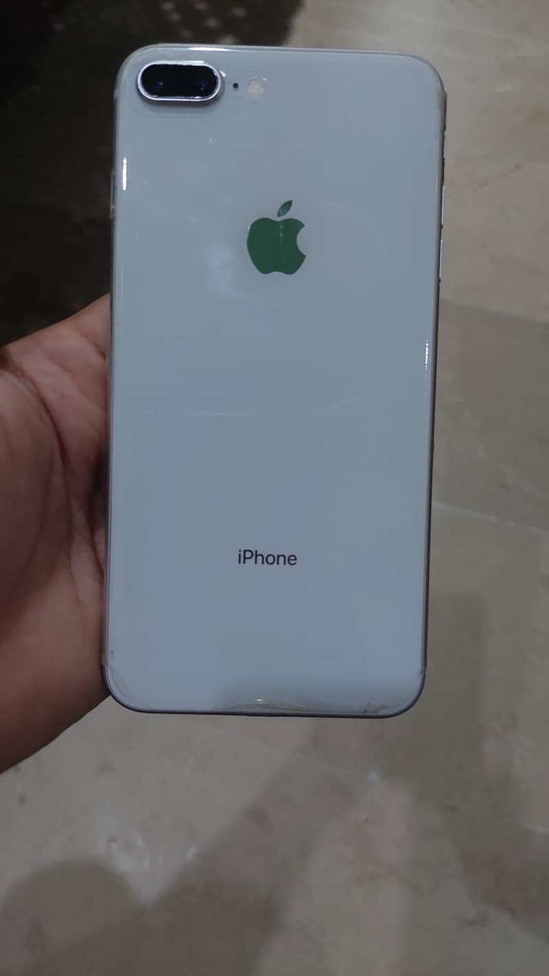 Apple iPhone 8 Plus 5