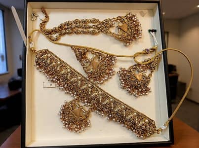 bridal and party wear jewllery set condtion 10/10