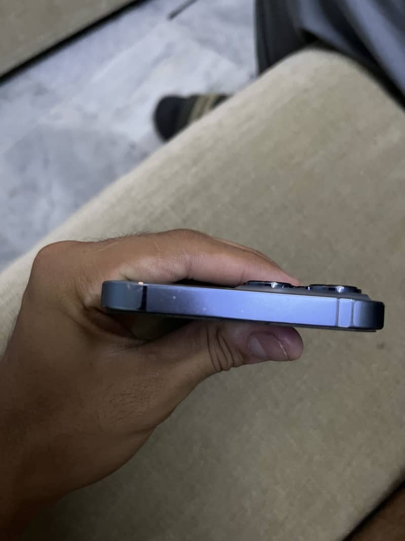 Apple iPhone 13 Pro Max 1