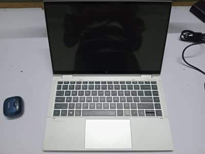 Hp Elitebook 16 Gb ram 512 Gb ssd x360 1040 G7