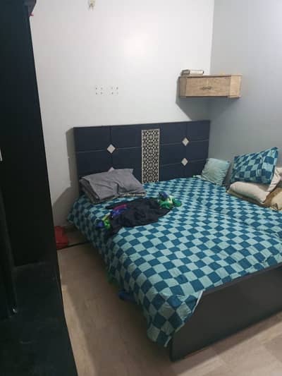 Gulshan Block 2.240gaz 3 Bed Dd 1st Floor With Roof. 80000 Rent *Code(16676)*