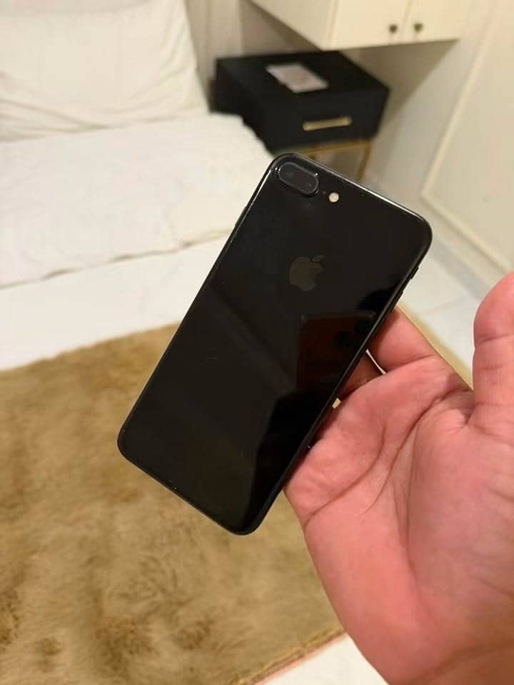 Apple iPhone 7 Plus 9