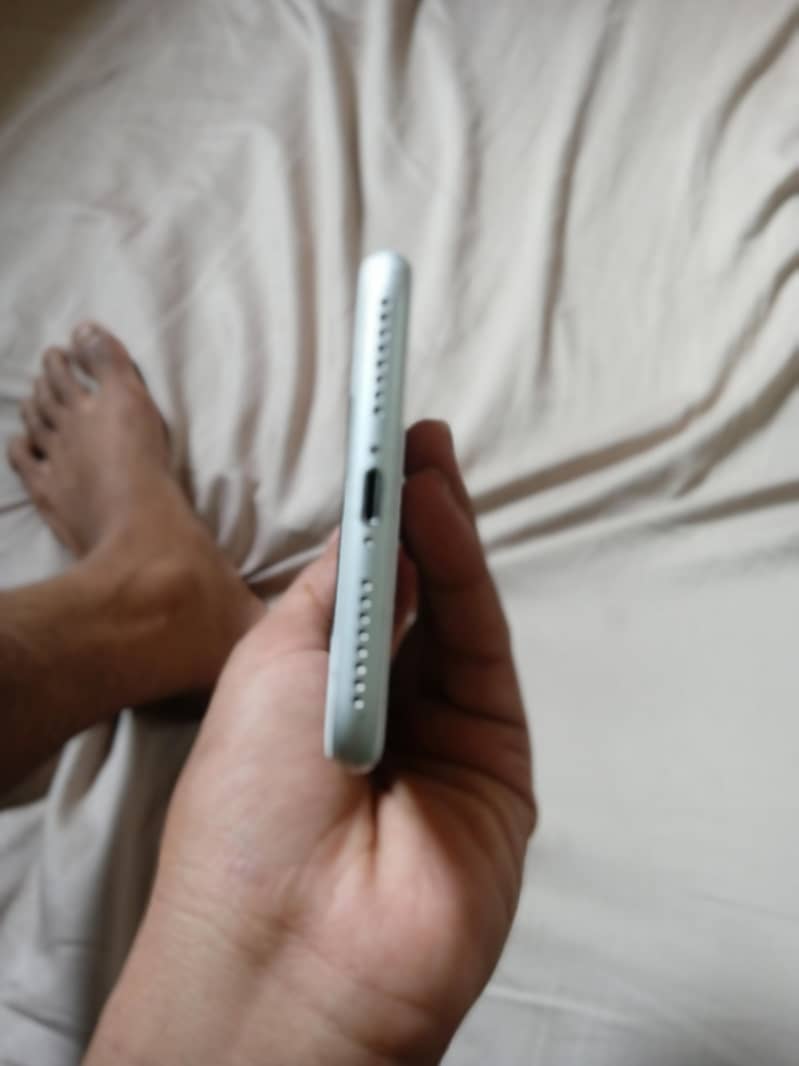 Apple iPhone 8 Plus 3