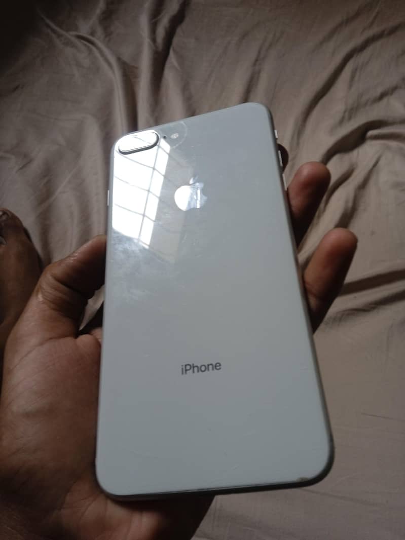 Apple iPhone 8 Plus 5