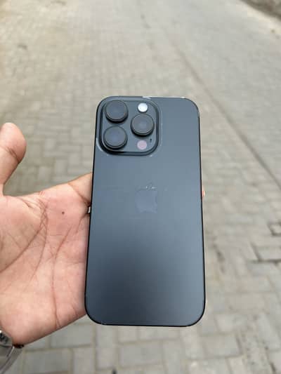 Apple iPhone 16 Pro