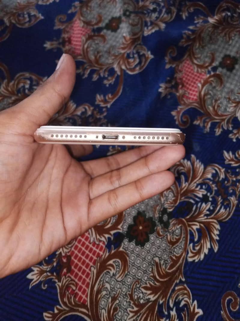 Apple iPhone 8 Plus 2