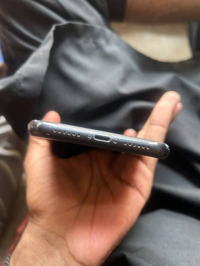 Apple iPhone XR 128 gb sim chal rhi g