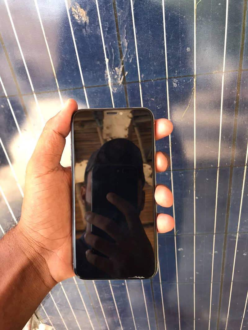 Apple iPhone X 4