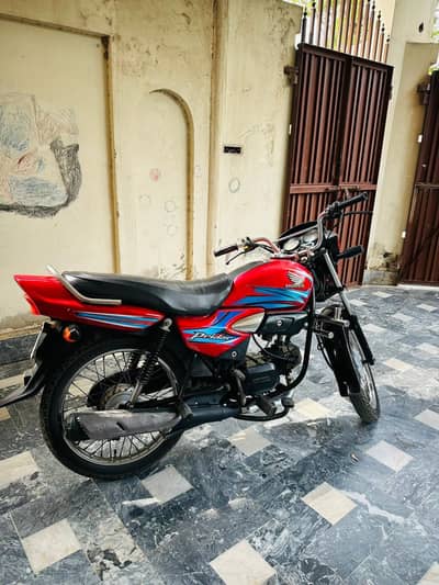 Honda pridor 100cc 2017 modal