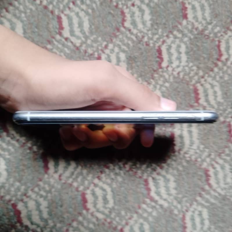 Apple iPhone X 3