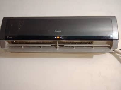 Gree Ac condition 10 by 10 for sale