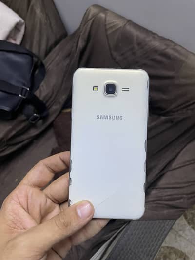 Samsung Mobile J7