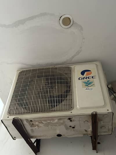 Gree Inverter 1.5 ton Split AC.