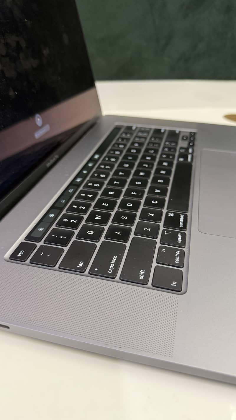 Macbook pro 2019 8