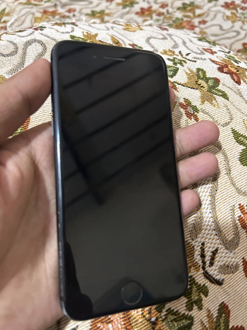 Apple iPhone 7 4