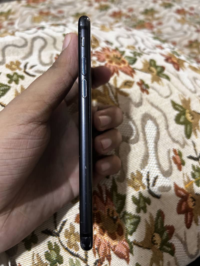 Apple iPhone 7 5