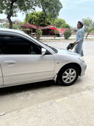 Honda Civic Oriel 2004