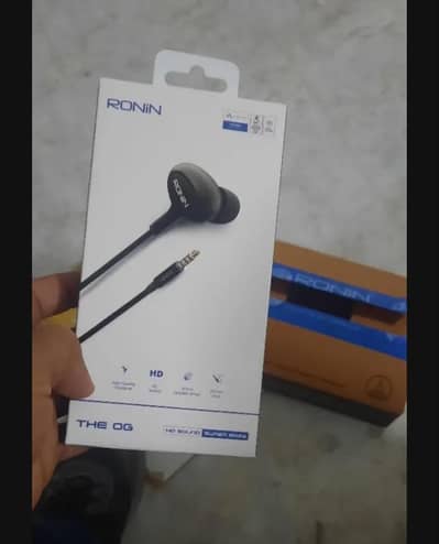 Original Ronin R9 headphones