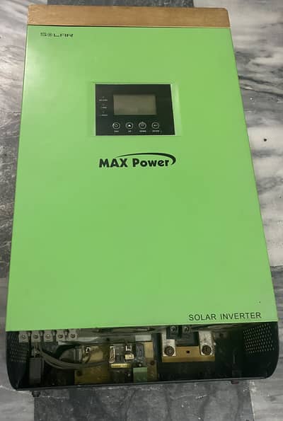 Solar inverter hybrid