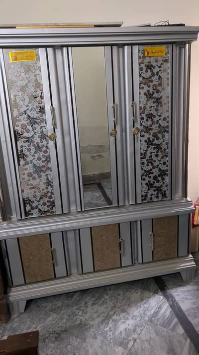 Closet (Almari for Sale)
