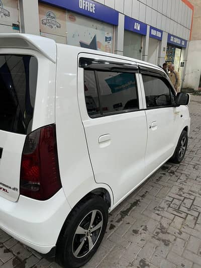 Total jeniun Suzuki Wagon R 2016