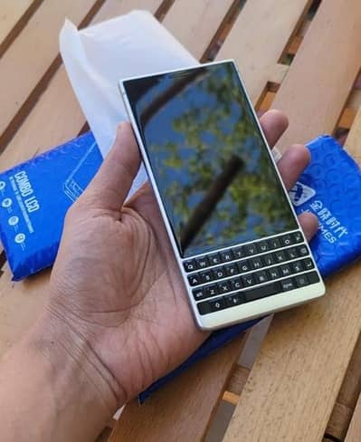 BlackBerry KEY2