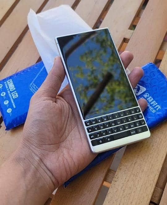 BlackBerry KEY2 0