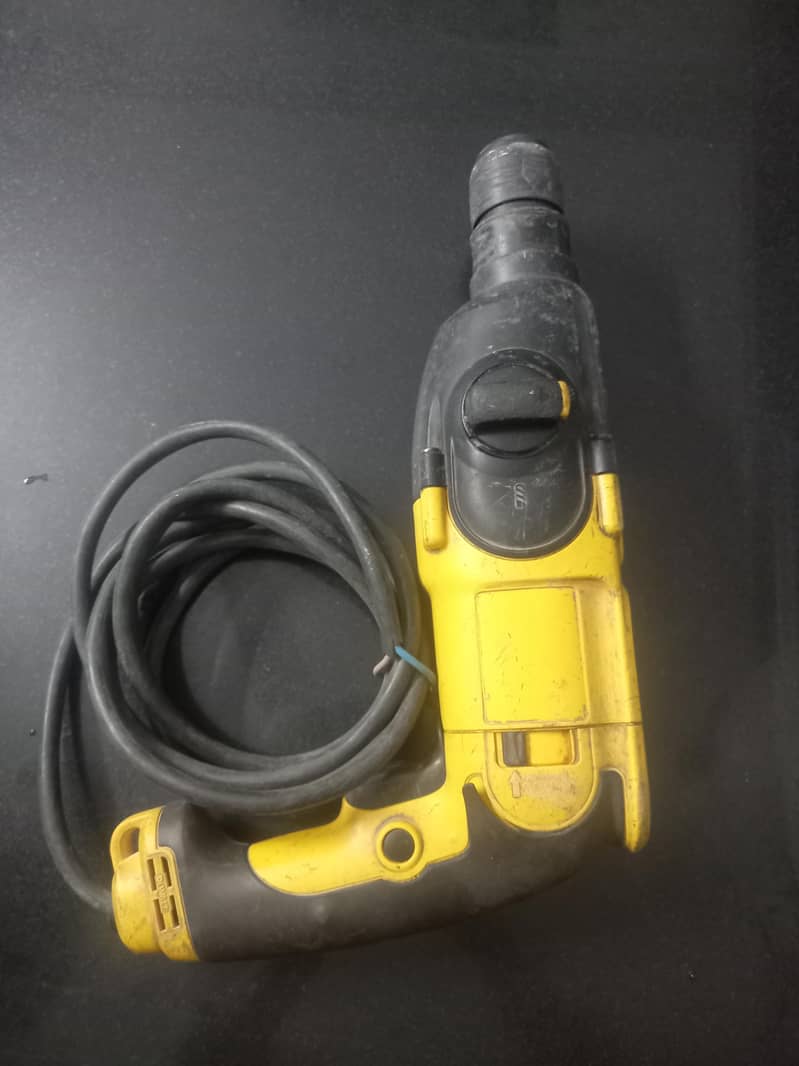 Dewalt Drill Machine 0