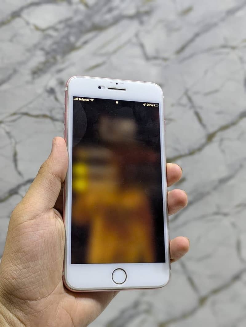 Apple iPhone 7 Plus 3