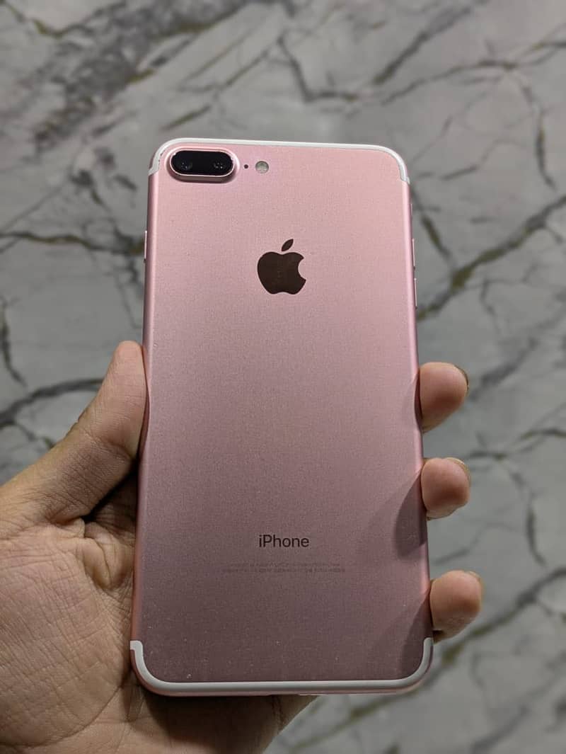 Apple iPhone 7 Plus 6