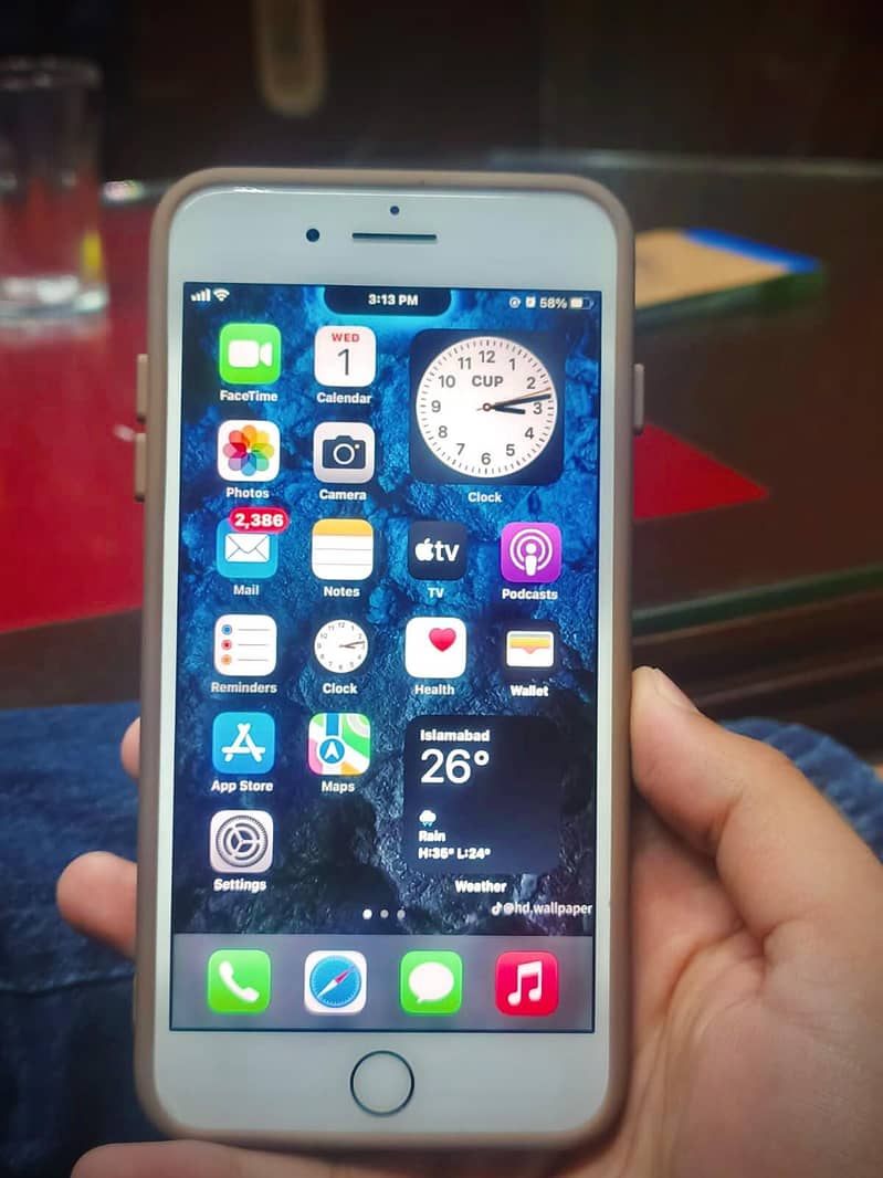 Apple iPhone 7 Plus 1