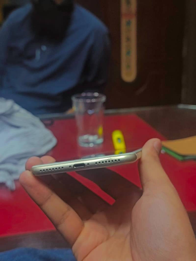 Apple iPhone 7 Plus 4