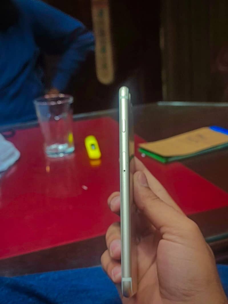Apple iPhone 7 Plus 5