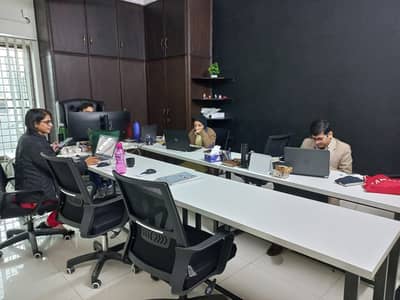 Managed Office Space for Rent in Johar Town – Growth Coworking Space
