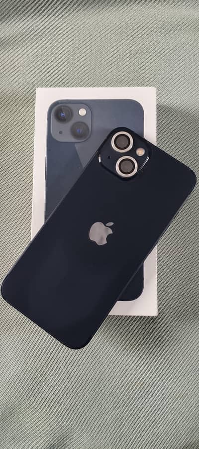 Apple iPhone 13