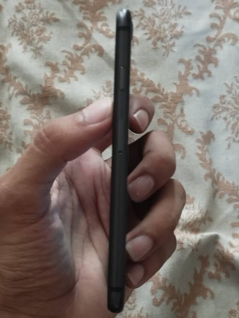 Apple iPhone 8 4