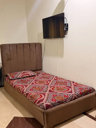 2 bed available for sale single bed
