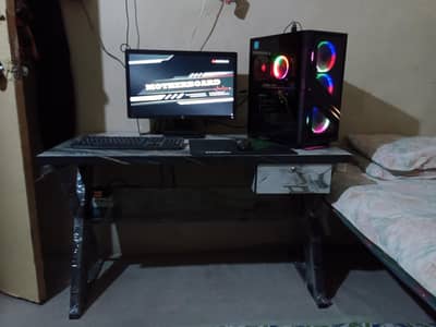 I'm selling my computer table
