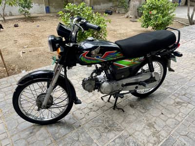 Black honda CD70 2021