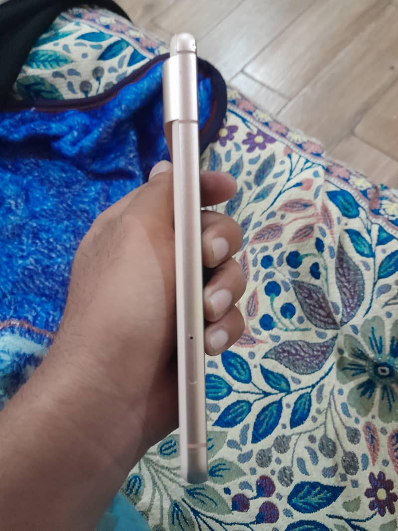 Google Pixel 8 1