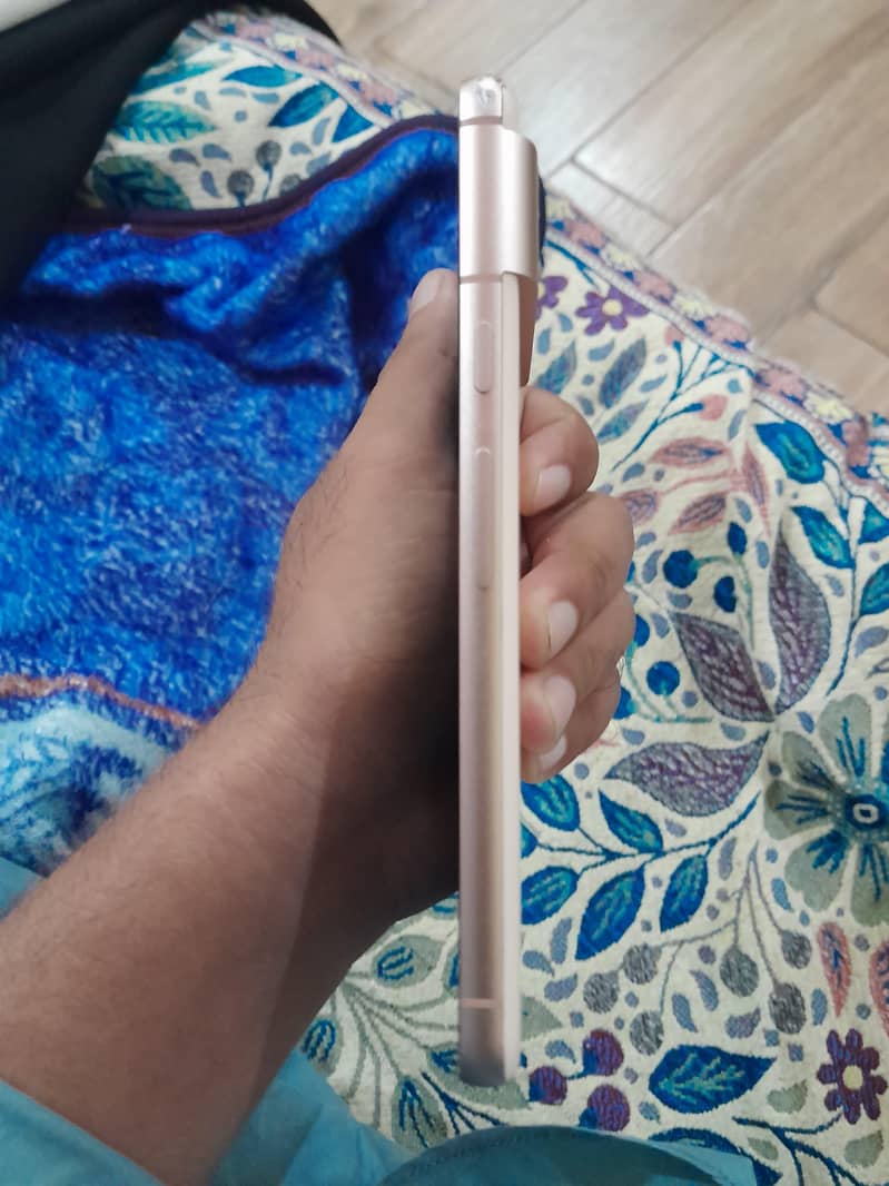 Google Pixel 8 3